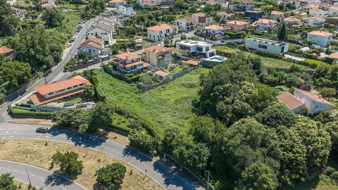 Terreno para Venda em Nogueiró e Tenões