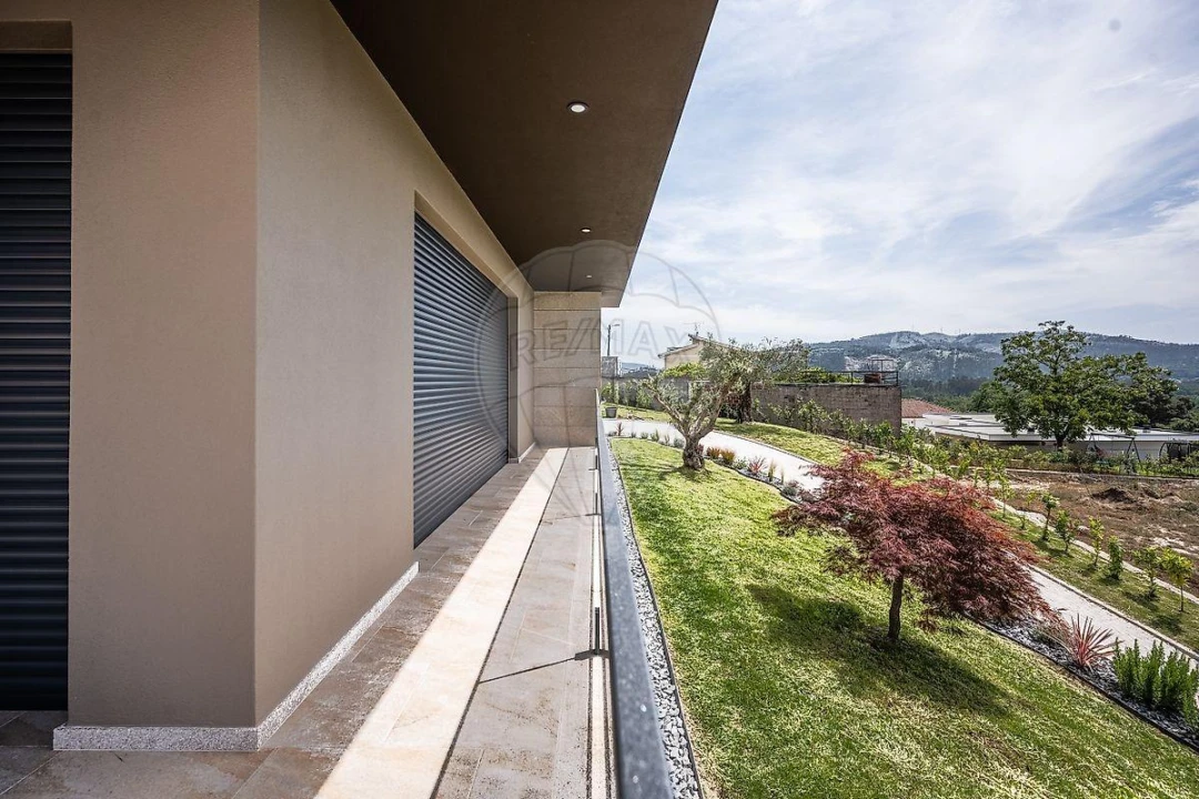 Moradia T3 para Venda em Taide Foto 2