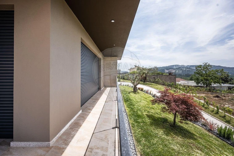 Moradia T3 para Venda em Taide Foto 2