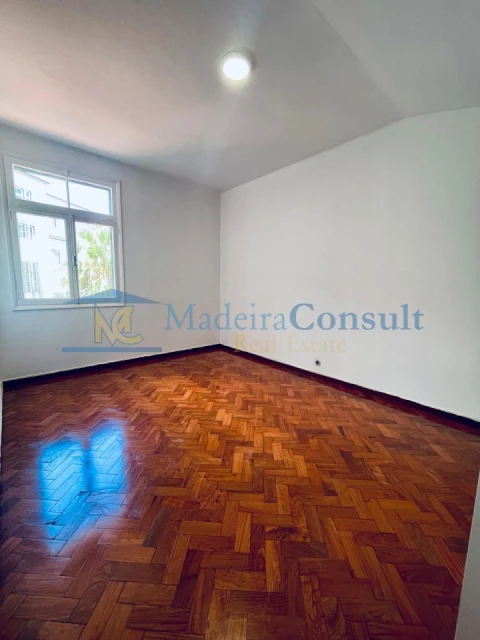 Apartamento T2 para Venda em Funchal (Se)