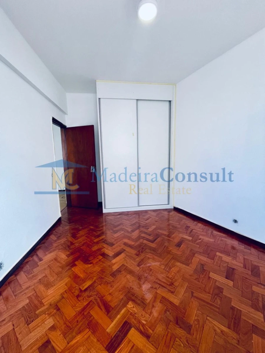 Apartamento T2 para Venda em Funchal (Se) Foto 4
