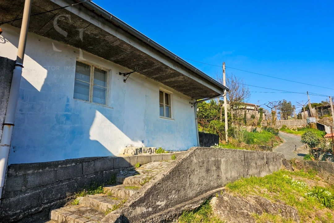 Moradia T4 para Venda em Calvos e Frades Foto 4