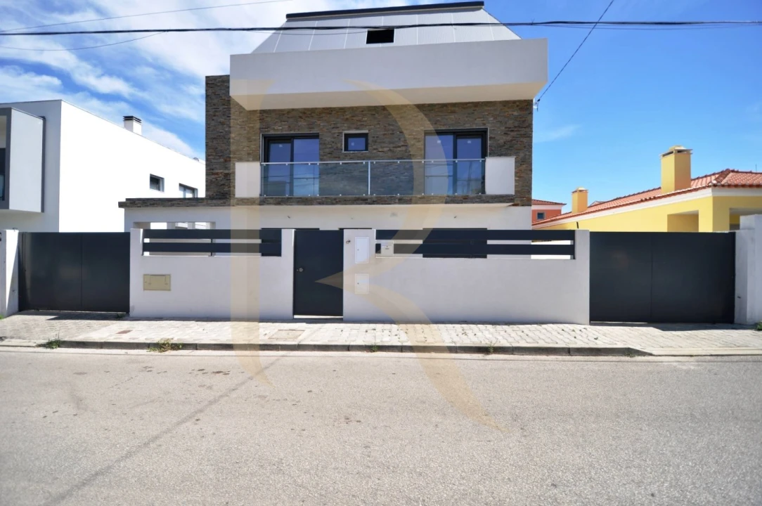 Moradia T4 para Venda em Fernao Ferro Foto 7