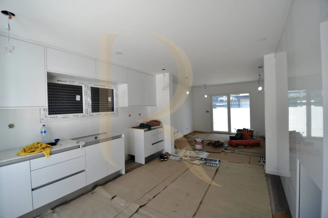 Moradia T4 para Venda em Fernao Ferro Foto 18