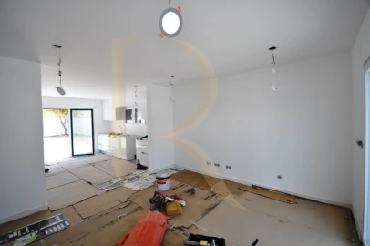 Moradia T4 para Venda em Fernao Ferro