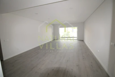 Apartamento T1 para Venda em Loule (São Clemente)