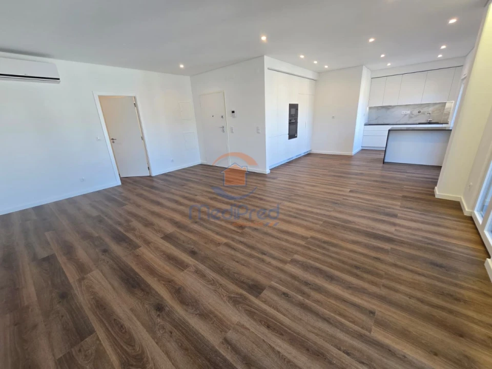Apartamento T3 para Venda em Ramada e Caneças Foto 3