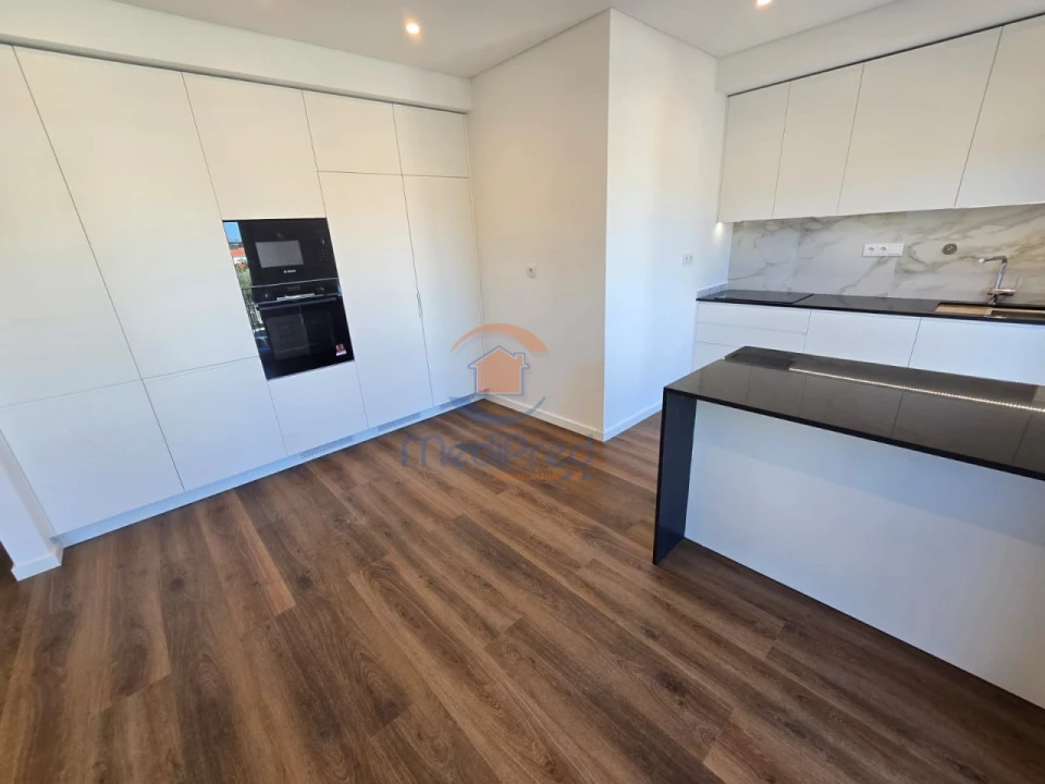 Apartamento T3 para Venda em Ramada e Caneças Foto 4