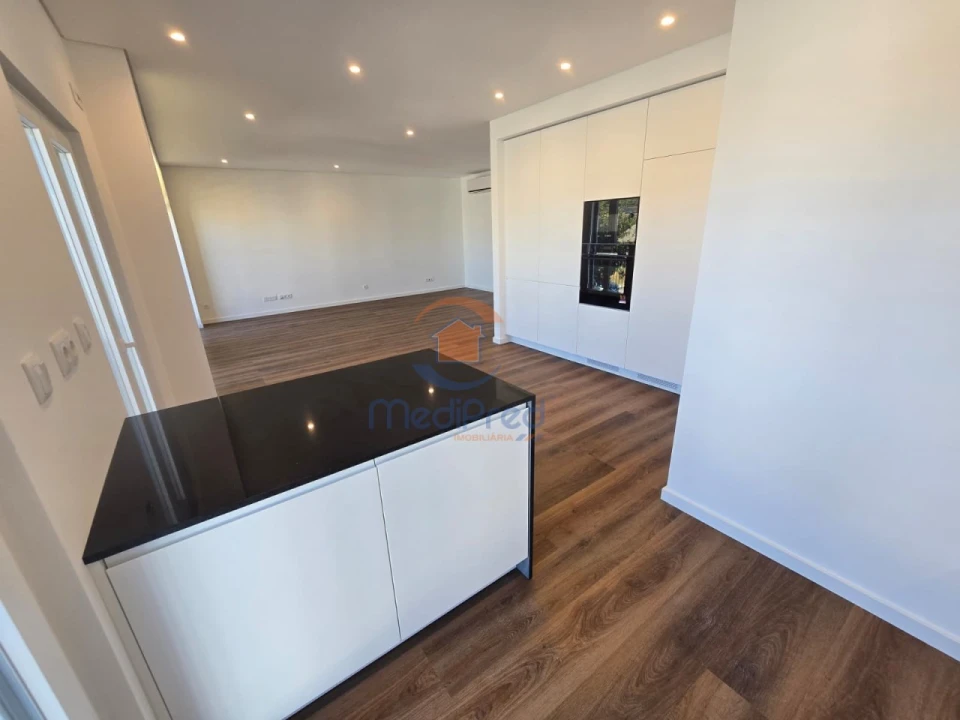 Apartamento T3 para Venda em Ramada e Caneças Foto 7