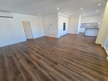 Apartamento T3 para Venda em Ramada e Caneças