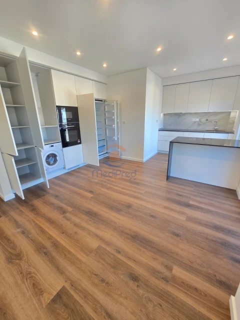 Apartamento T3 para Venda em Ramada e Caneças