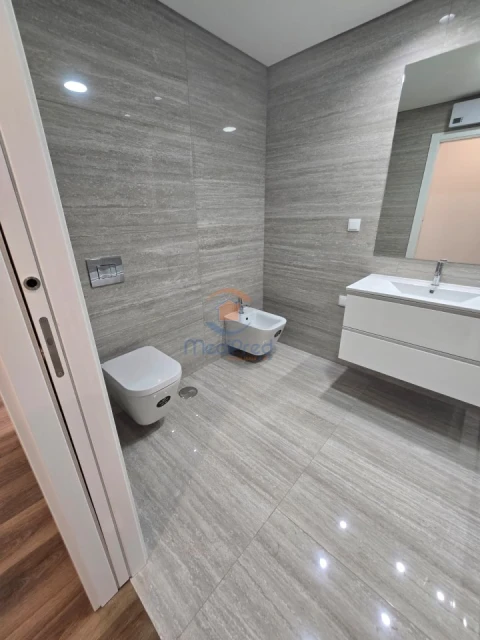 Apartamento T3 para Venda em Ramada e Caneças