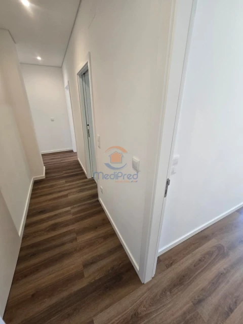 Apartamento T3 para Venda em Ramada e Caneças