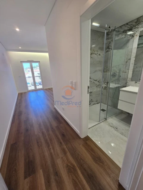 Apartamento T3 para Venda em Ramada e Caneças