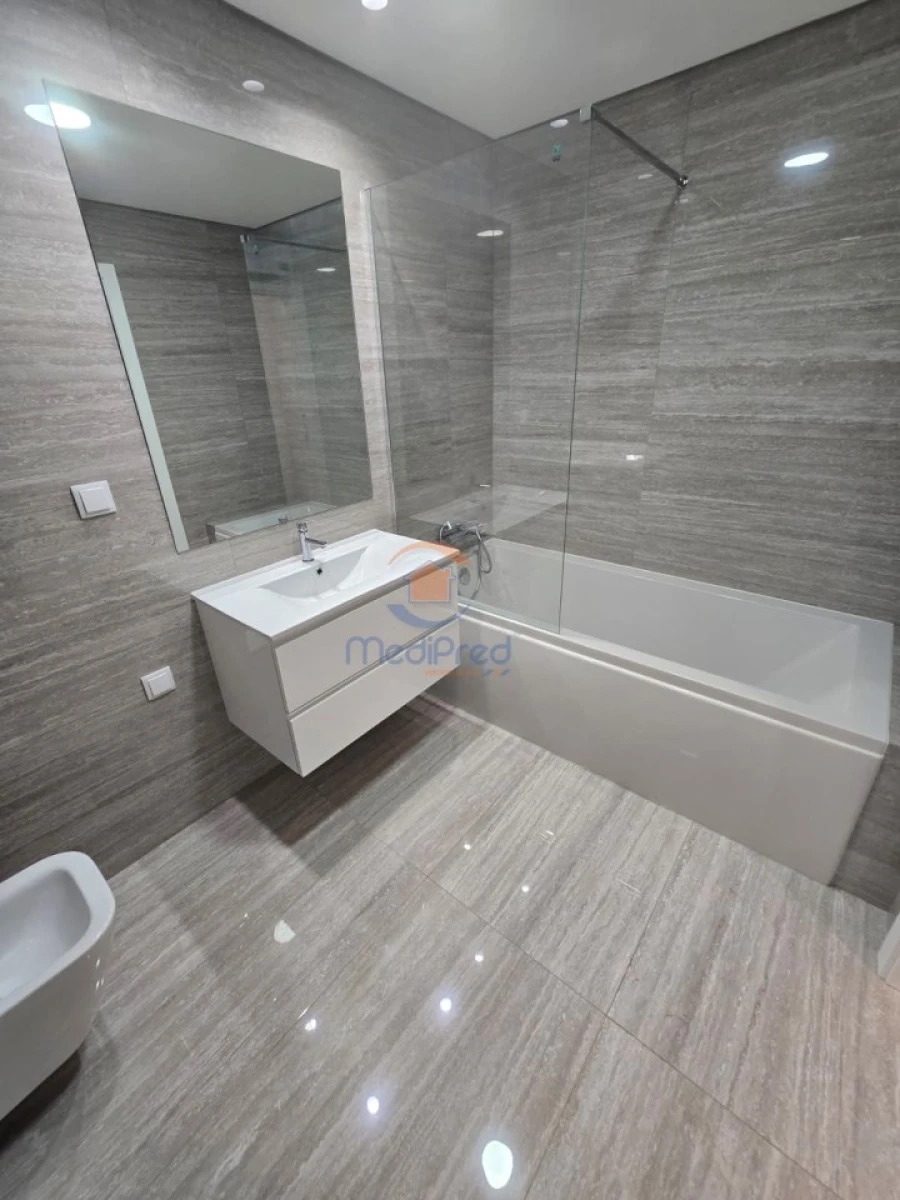 Apartamento T3 para Venda em Ramada e Caneças Foto 13