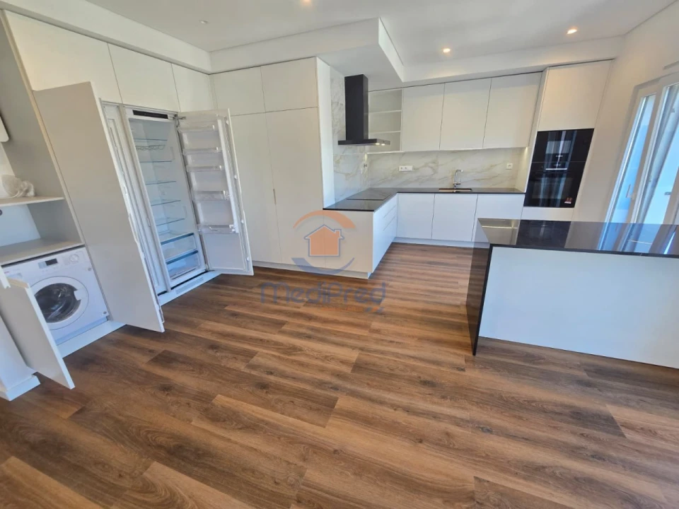 Apartamento T4 para Venda em Ramada e Caneças Foto 4