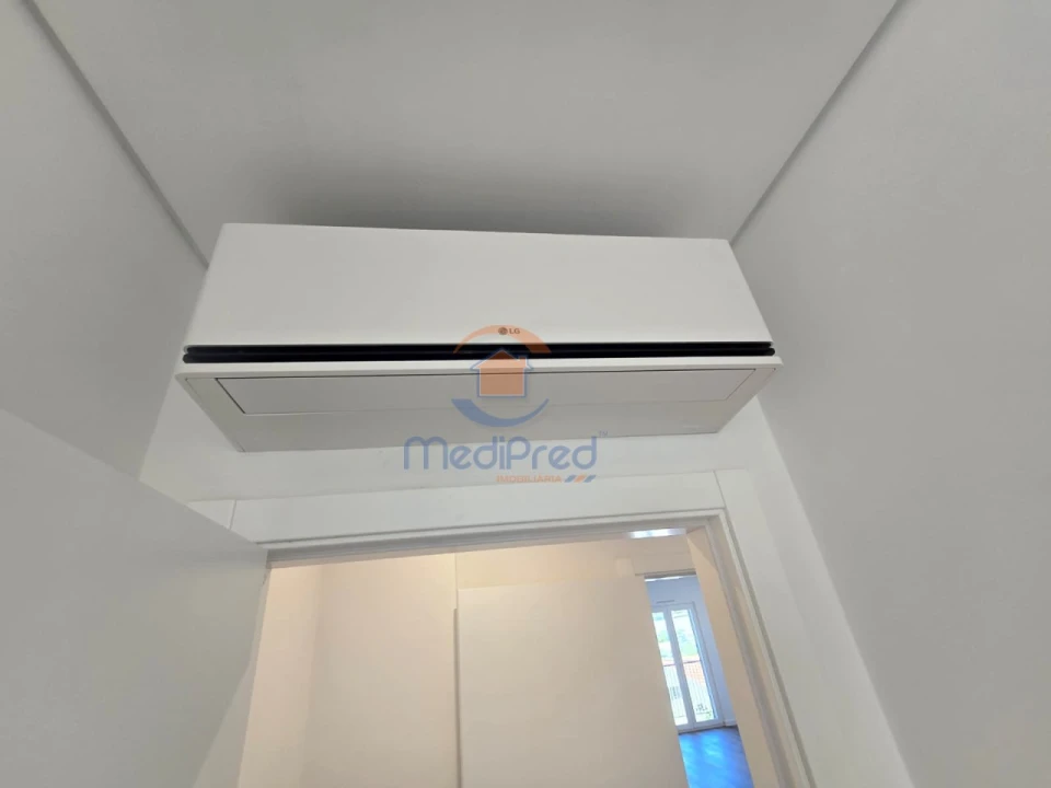 Apartamento T4 para Venda em Ramada e Caneças Foto 13