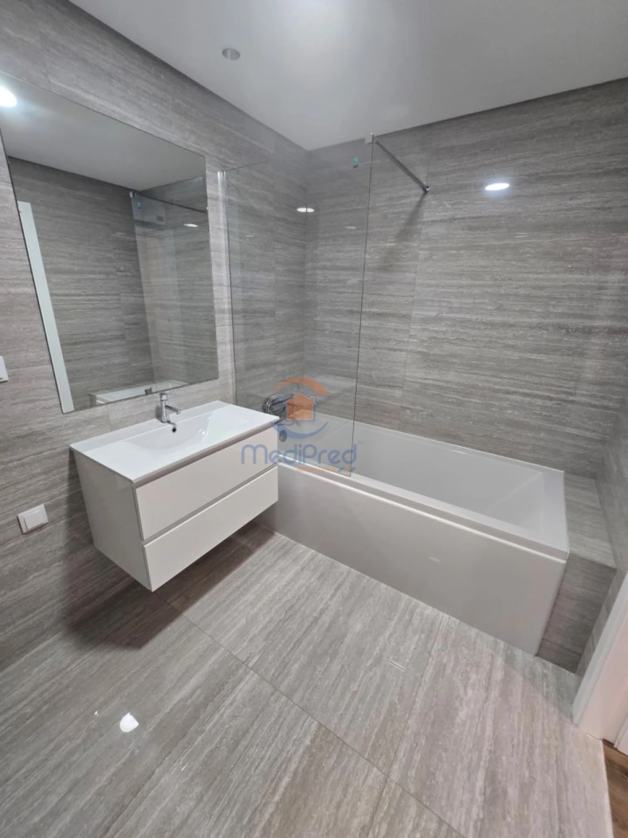 Apartamento T4 para Venda em Ramada e Caneças Foto 20
