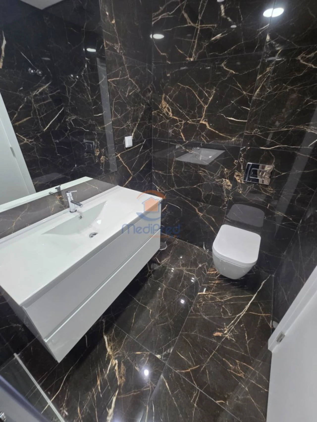 Apartamento T4 para Venda em Ramada e Caneças Foto 24