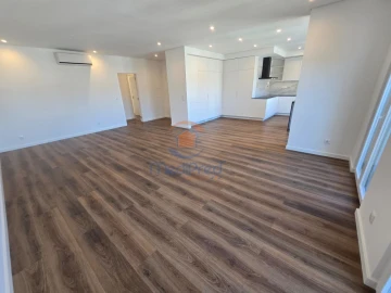Apartamento T4 para Venda em Ramada e Caneças