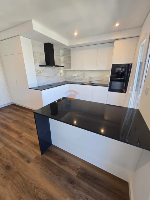 Apartamento T4 para Venda em Ramada e Caneças