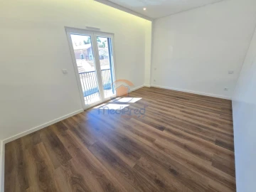 Apartamento T4 para Venda em Ramada e Caneças