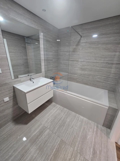 Apartamento T4 para Venda em Ramada e Caneças
