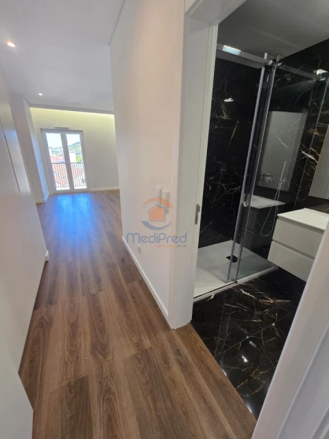 Apartamento T4 para Venda em Ramada e Caneças