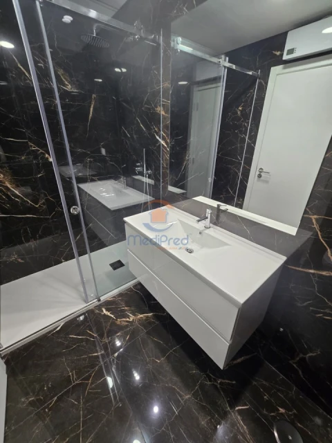 Apartamento T4 para Venda em Ramada e Caneças