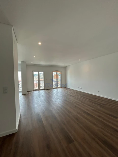 Apartamento T4 para Venda em Ramada e Caneças