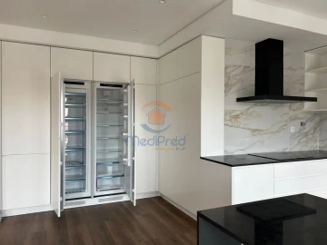Apartamento T4 para Venda em Ramada e Caneças