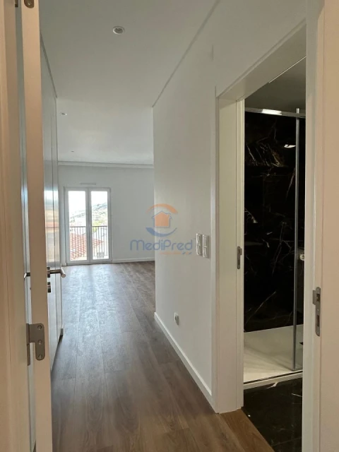 Apartamento T4 para Venda em Ramada e Caneças