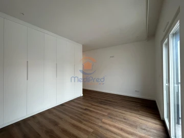 Apartamento T4 para Venda em Ramada e Caneças