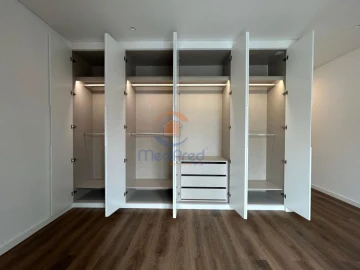 Apartamento T4 para Venda em Ramada e Caneças