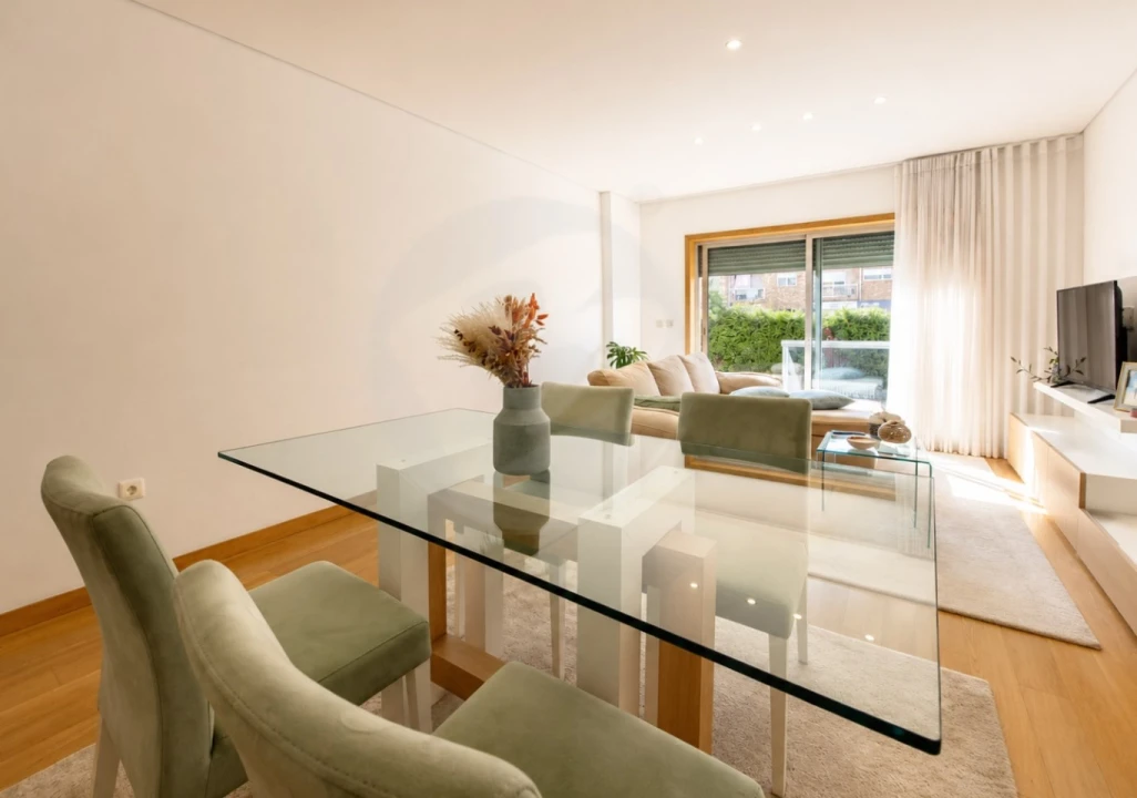 Apartamento T2 para Venda em Azurara Foto 3