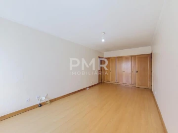 Apartamento T1 para Venda em Santa Clara