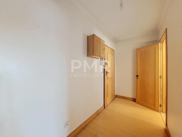 Apartamento T1 para Venda em Santa Clara