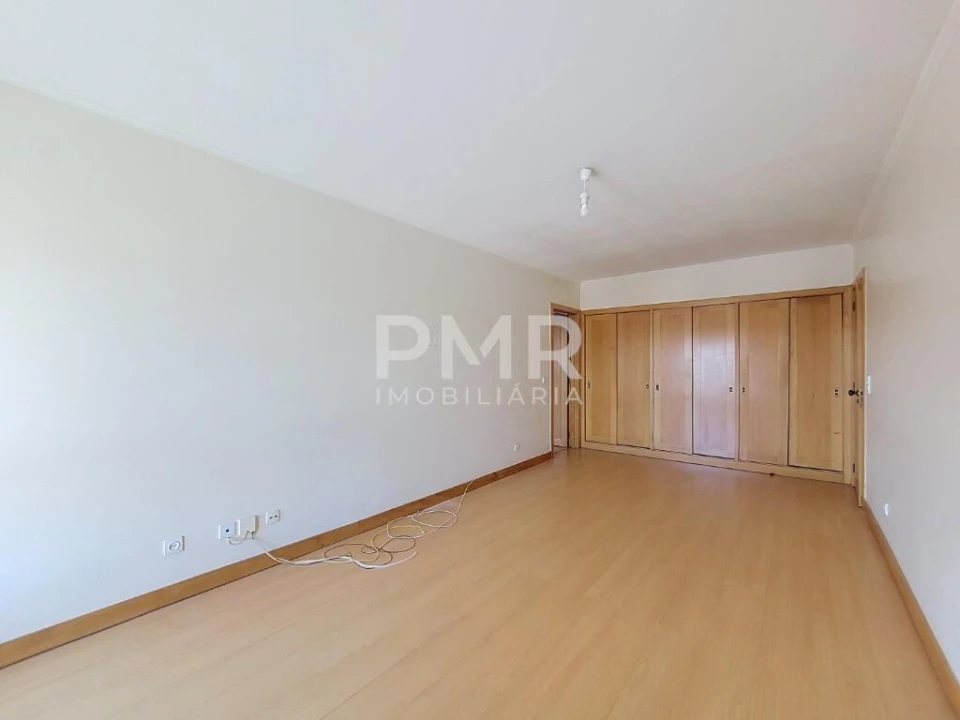 Apartamento T1 para Venda em Santa Clara Foto 1