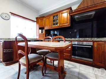 Apartamento T3 para Venda em Subportela, Deocriste e Portela Susã