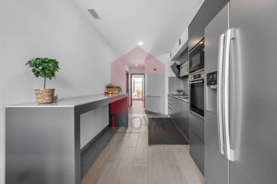 Apartamento T3 para Venda em Vila Verde e Barbudo Foto 5