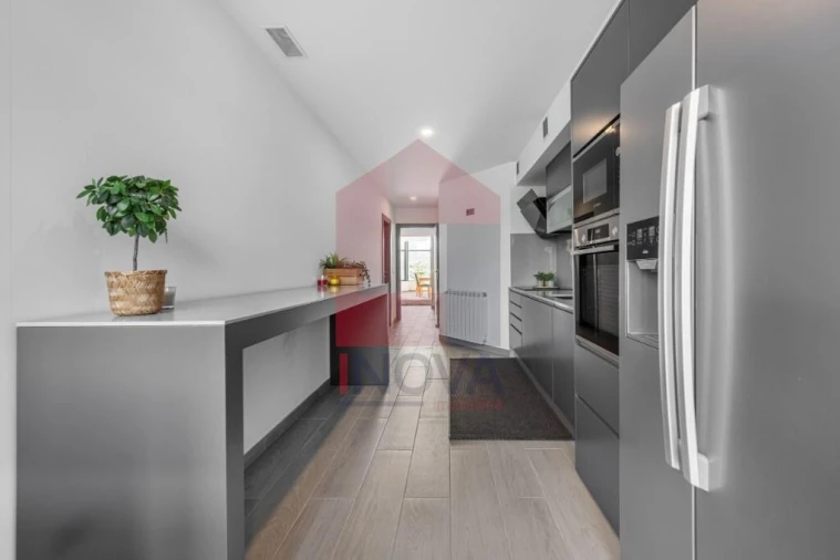 Apartamento T3 para Venda em Vila Verde e Barbudo Foto 5