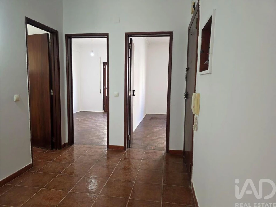 Apartamento T2 para Venda em Setubal (São Sebastião) Foto 1