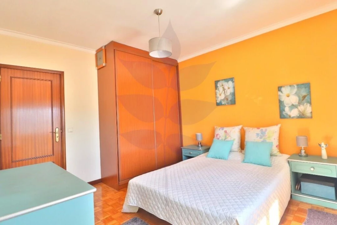 Apartamento T2 para Venda em Gualtar Foto 12