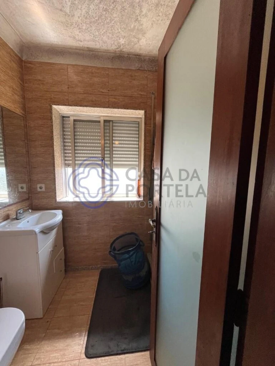 Moradia T3 para Venda em Oliveira do Douro Foto 22