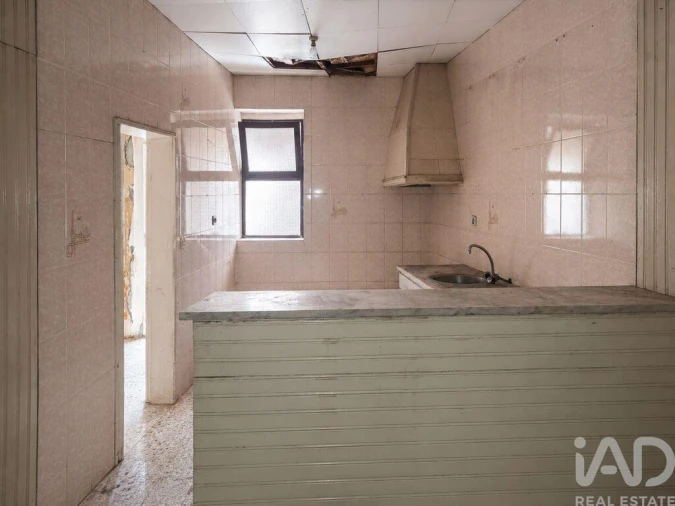 Prédio para Venda em Santa Marinha e São Pedro da Afurada Foto 4
