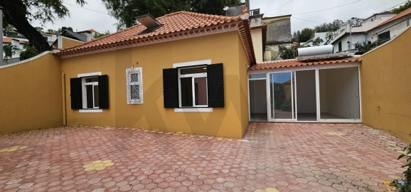 Moradia T3 para Venda em Funchal (Santa Maria Maior)