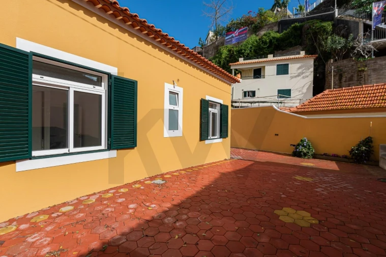 Moradia T3 para Venda em Funchal (Santa Maria Maior) Foto 3