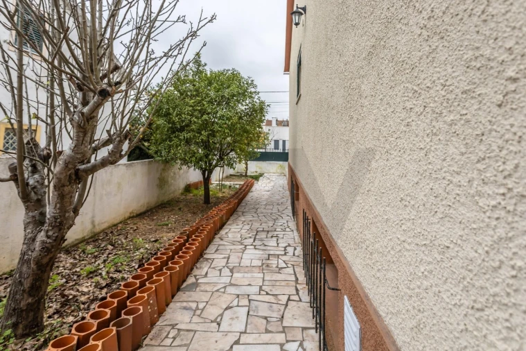 Moradia T4 para Arrendamento em Palmela Foto 48