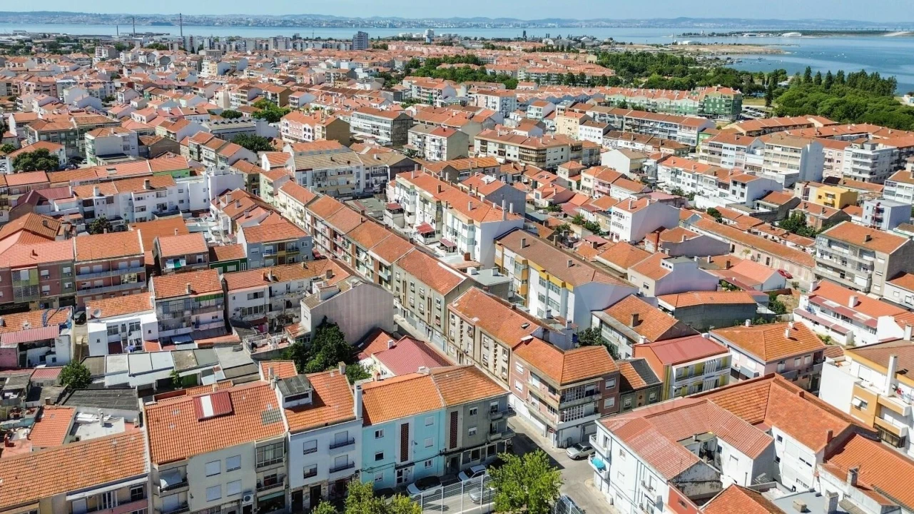 Apartamento T1 para Venda em Baixa da Banheira e Vale da Amoreira Foto 53