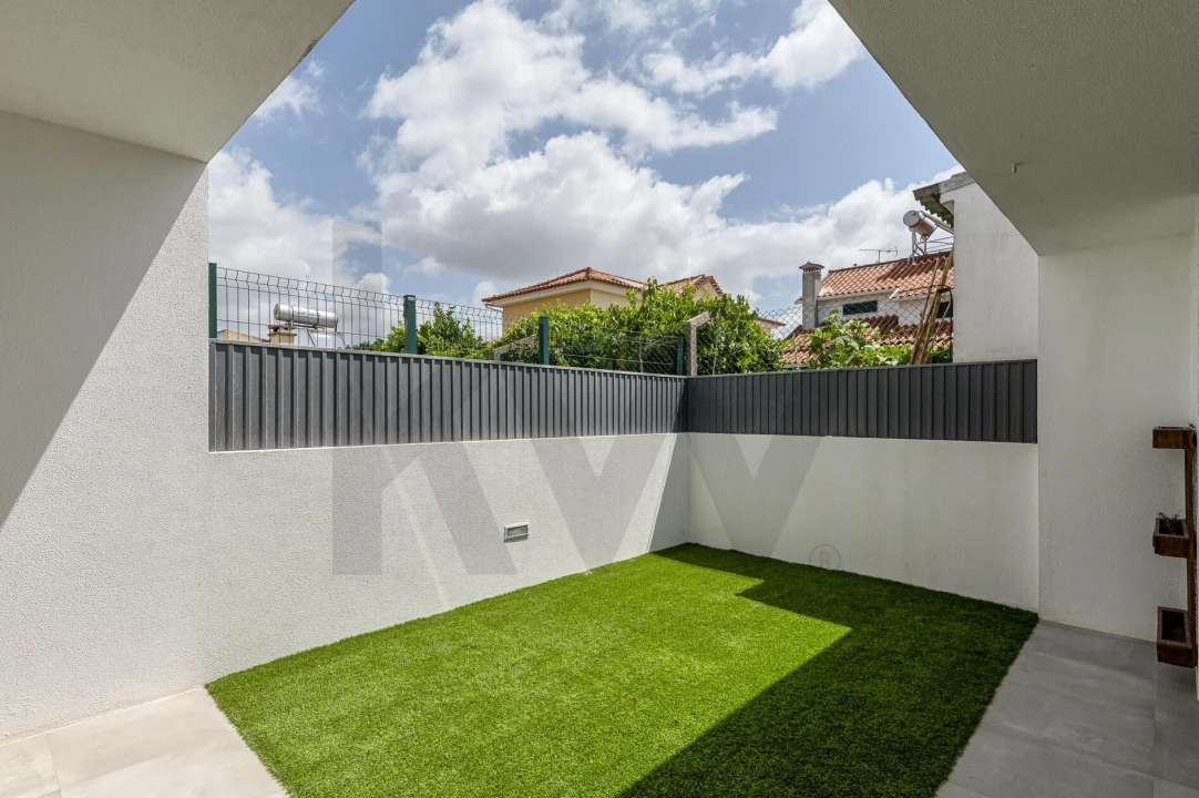 Moradia T3 para Venda em Fernao Ferro Foto 3